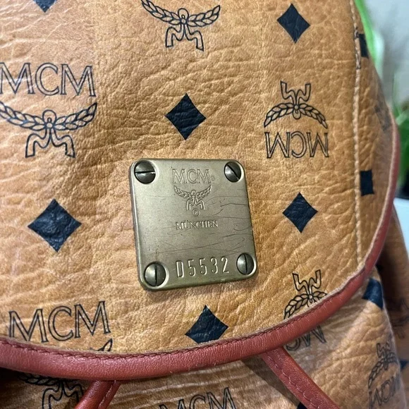 MCM VINTAGE COGNAC BACKPACK - Picture 4 of 12